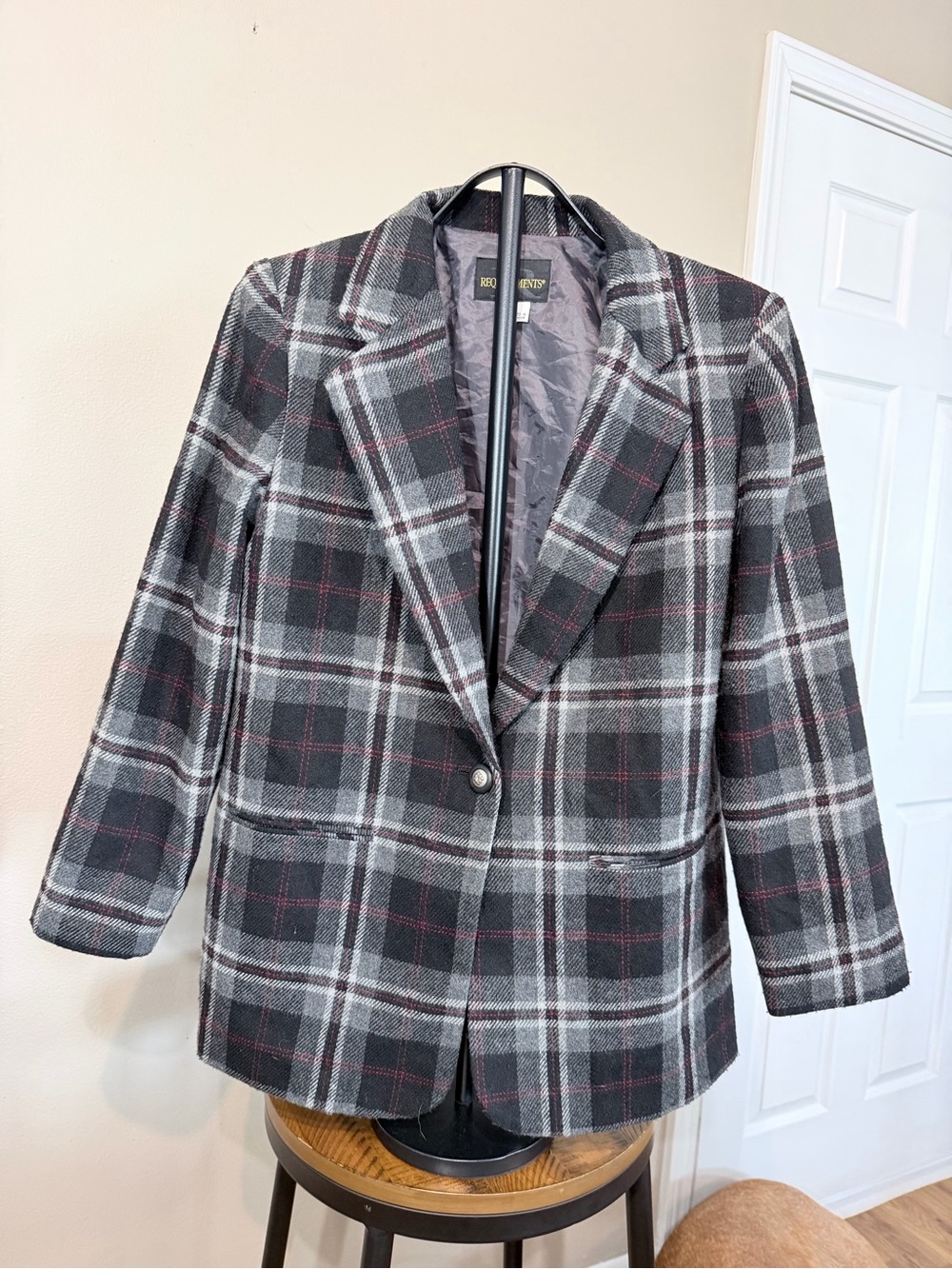 Requirements Gray Plaid Blazer with Subtle Red Windowpane Size 8